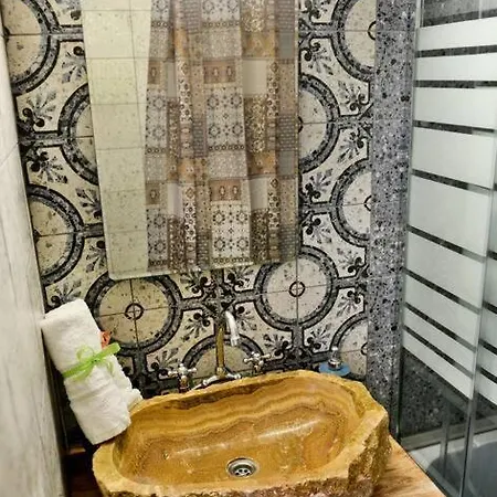 Meandros In Old Town