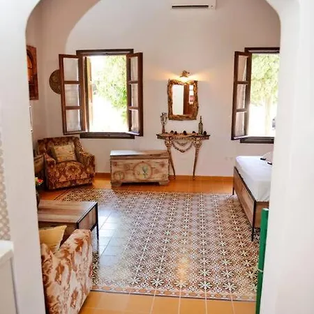 Meandros In Old Town *